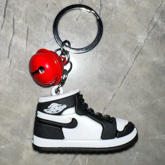 Nike sneaker key chain - Picture 1 of 2